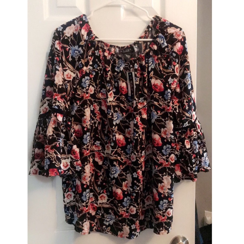 Floral off the shoulder top💐